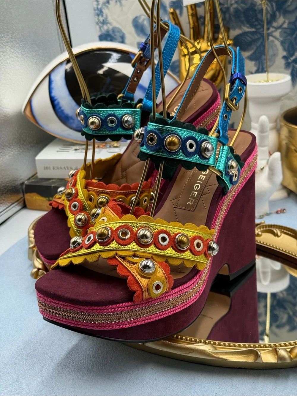 🆕 KURT GEIGER LONDON 🧿 NWOB Scalloped Stud X Wedge Heel Multicolor - Sz 37 US7